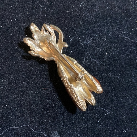 Vintage autumn corn brooch. $5 shipping PayPal preferred - Picture 3 of 4